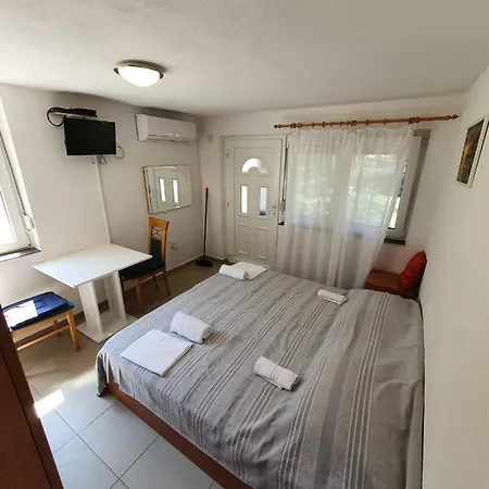 And By The Sea Rovanjska, Paklenica - 14732 Guest house Rovanjska